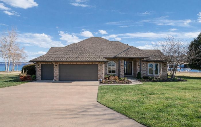 5013 Lake Breeze Road Grove OK 74344 Front.jpg